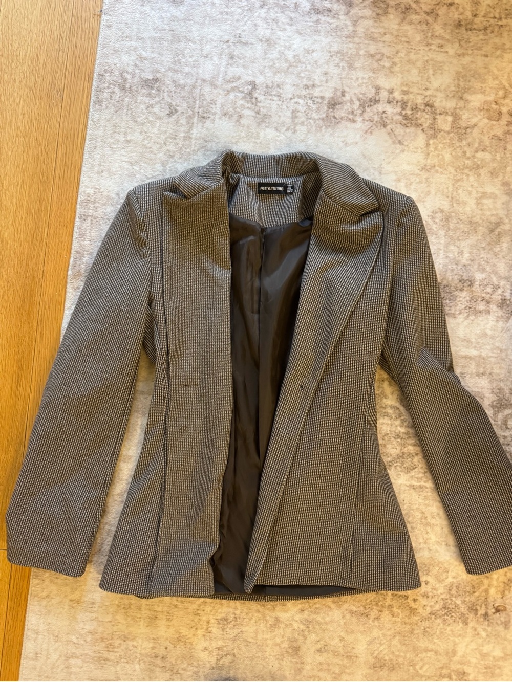 PrettyLittleThing Grey Pinstripe Tailored Blazer